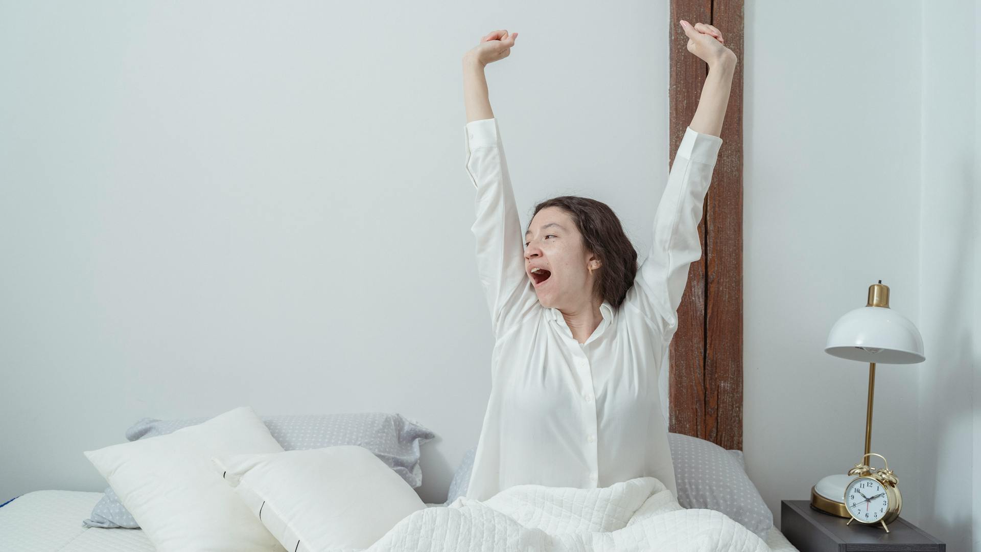 Morgens besser aufwachen: so gelingt der Start ohne Snooze-Chaos
